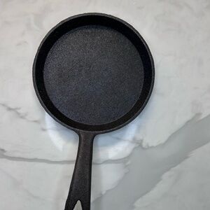 Vintage One Egg Cast Iron Skillet Pan